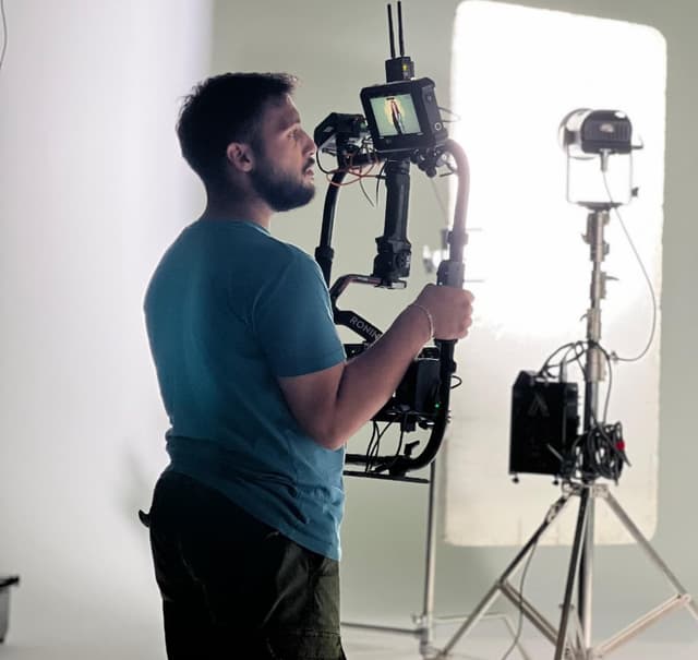 Behind the scenes: between setups